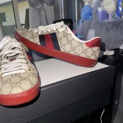 Gucci monogram red blue stripe sneakers