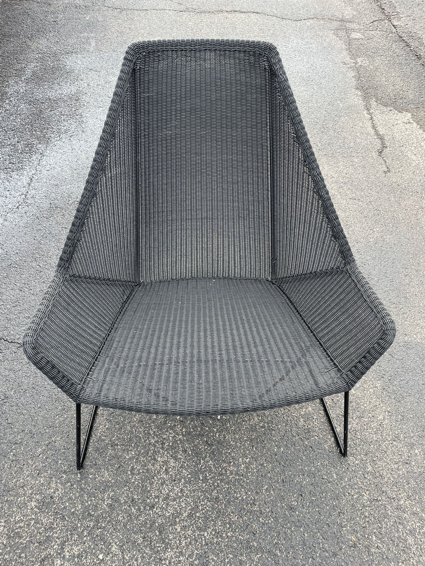 Black Mesh High-back Chair