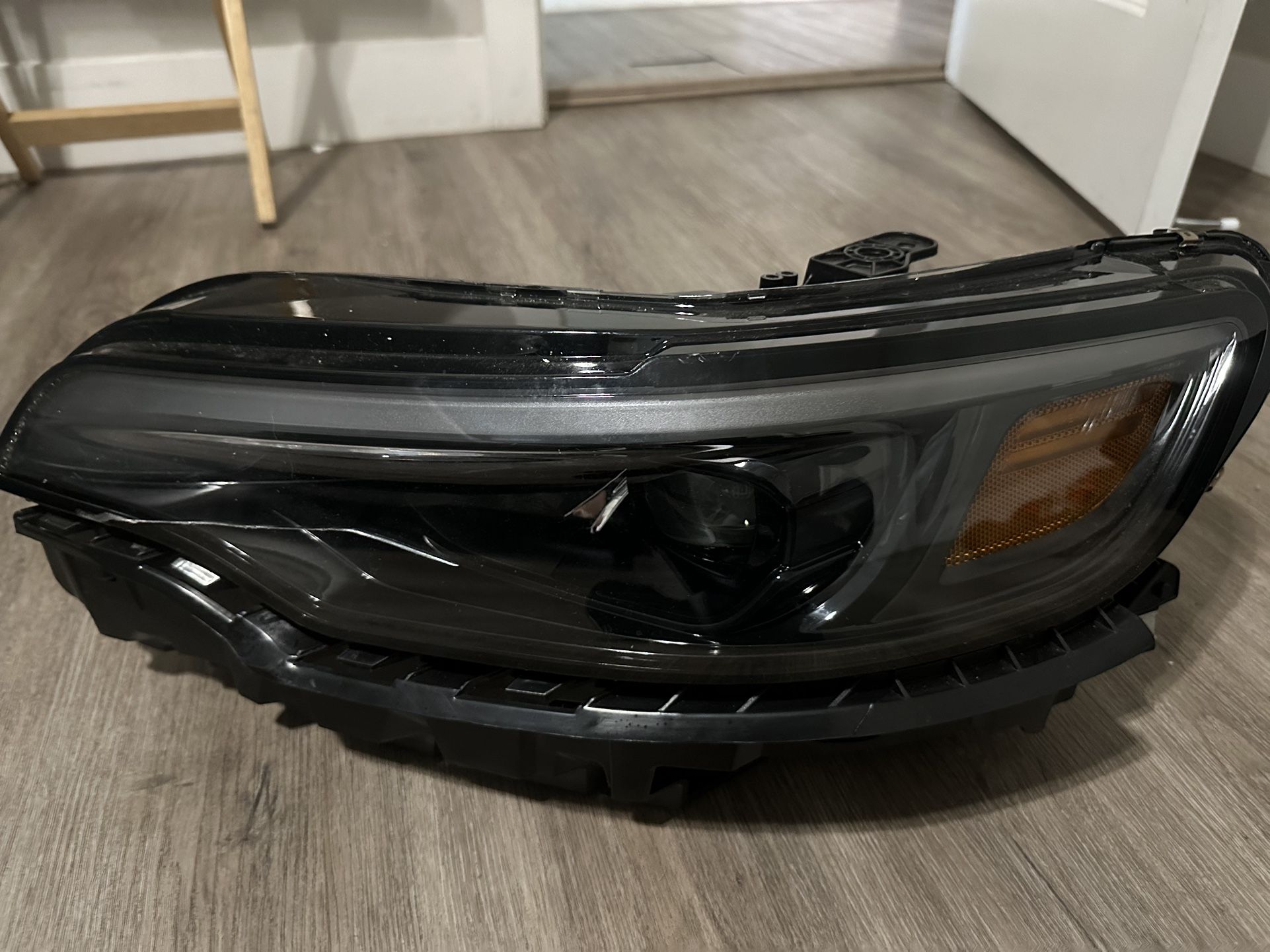 2019 Jeep Lattitude Headlight