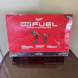 Milwaukee M12 Fuel 12V Cordless 2-Tool Combo kit 