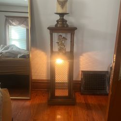 Curio With Light And Cristal 