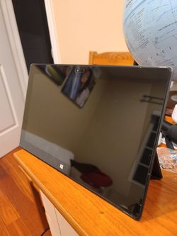 Microsoft Surface Pro Tablet 128 GB Hard Drive, 4 GB RAM, Windows 8 Pro