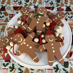 Wooden Gingerbread Garland 5’9” Long