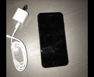 iPhone 7 32GB FACTORY UNLOCKED