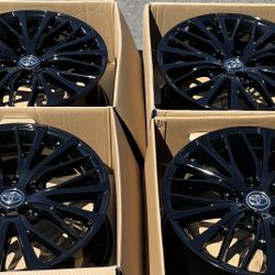 “18 Gloss Black Toyota Camry Rims/Wheels (Exchange available)