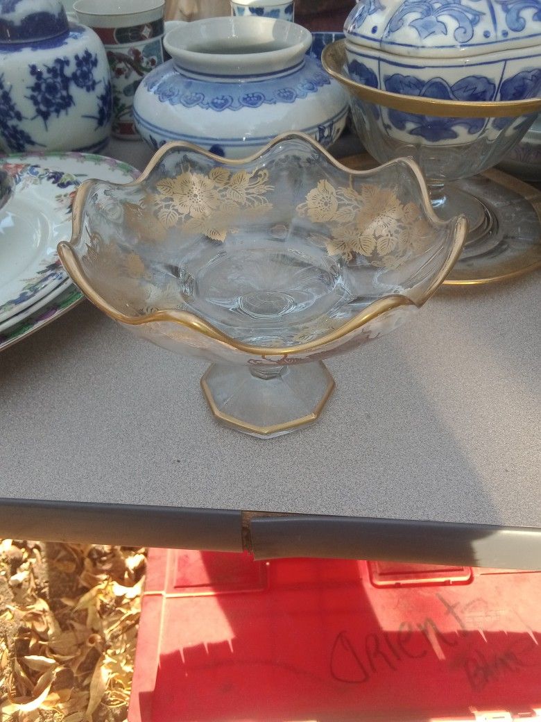 Ruffled Edge Bowl