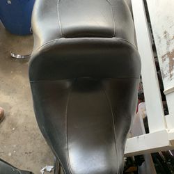 09 HD Ultra Classic Seat
