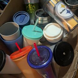 2 boxes glass/plastic cups