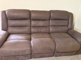 Loveseat Crouch With Middle Table