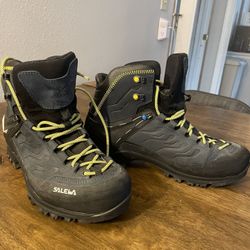 Salewa Men’s Rapace GTX Mountaineering Alpine Hiking Boots