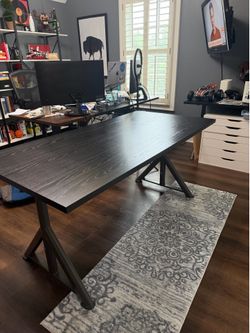 Used IKEA Idasen Desk