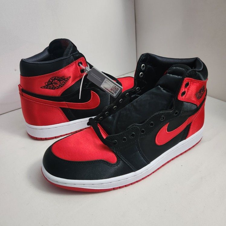 AIR JORDAN 1 RETRO SATIN BRED Size 11.5