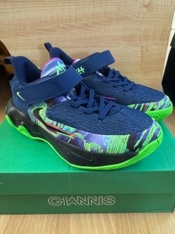 Nike Giannis Immortality 4 - Kids Sz 2Y