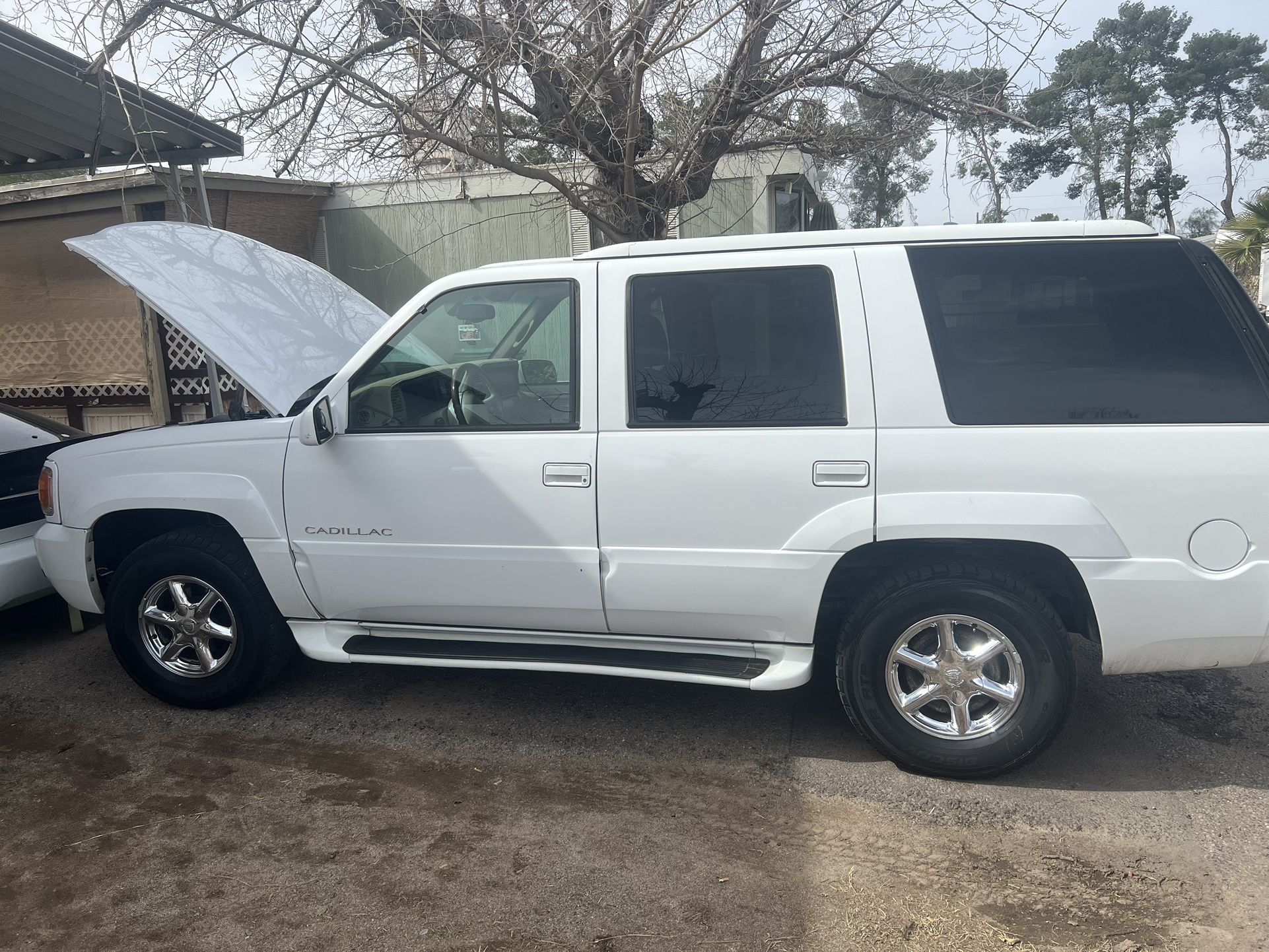 2000 Cadillac Escalade