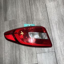 15-17 HYUNDAI SONATA DRIVER/LEFT SIDE REAR BRAKE QUARTER TAIL LIGHT OEM #9898