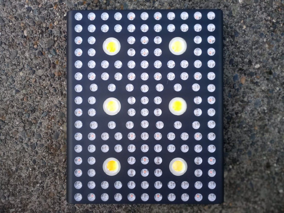 Alex LED Grow Light Agl/ Cob 3,000-co1 Almost New Condition. For Pick Up Fremont Seattle. No Low Ball Offers Please. No Trades 