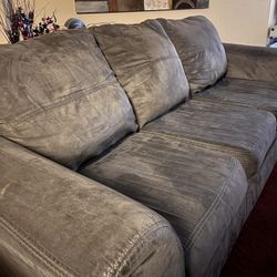 COUCH NEEDS TO GO $150 Or OBO