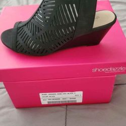 Shoedazzle Wedge Size 9