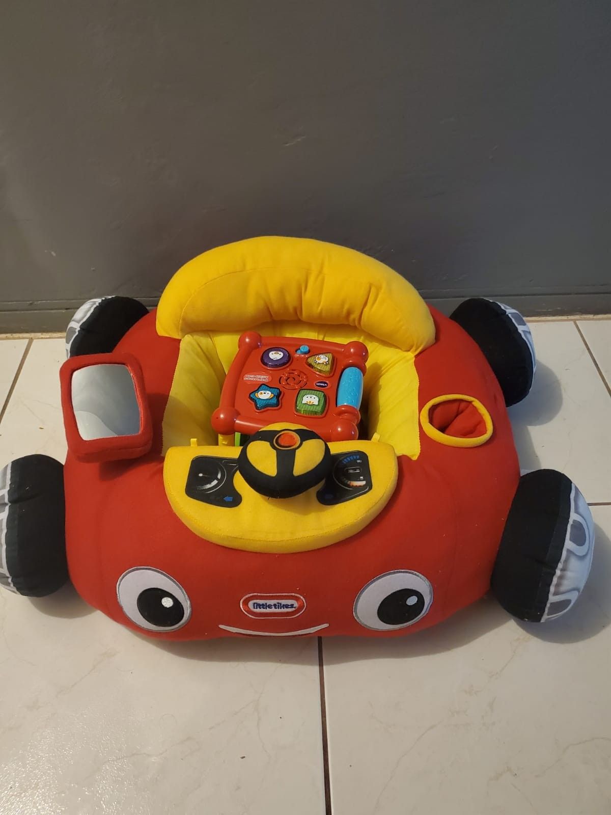 BABY SEAT CAR PILLOW AND A VTECH CUBE TOY