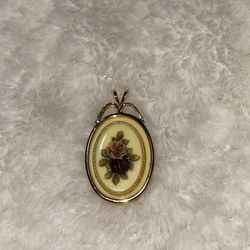 Vintage Floral Cameo Gold Tone Pendant #22