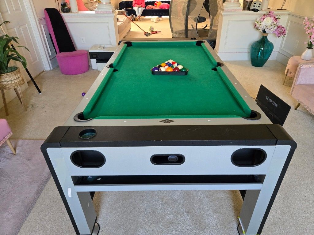 POOL TABLE