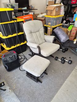 Gliding Rocking Chair with Footrest