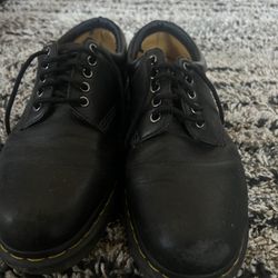 Doc Martins Low Tops 