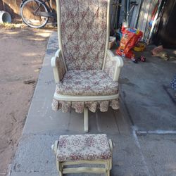 CLASSIC ROCKING CHAIR 💺 