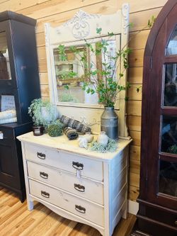 New Home Decor And Furniture Store!