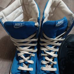 Nike sz 7  Too High  powder blue