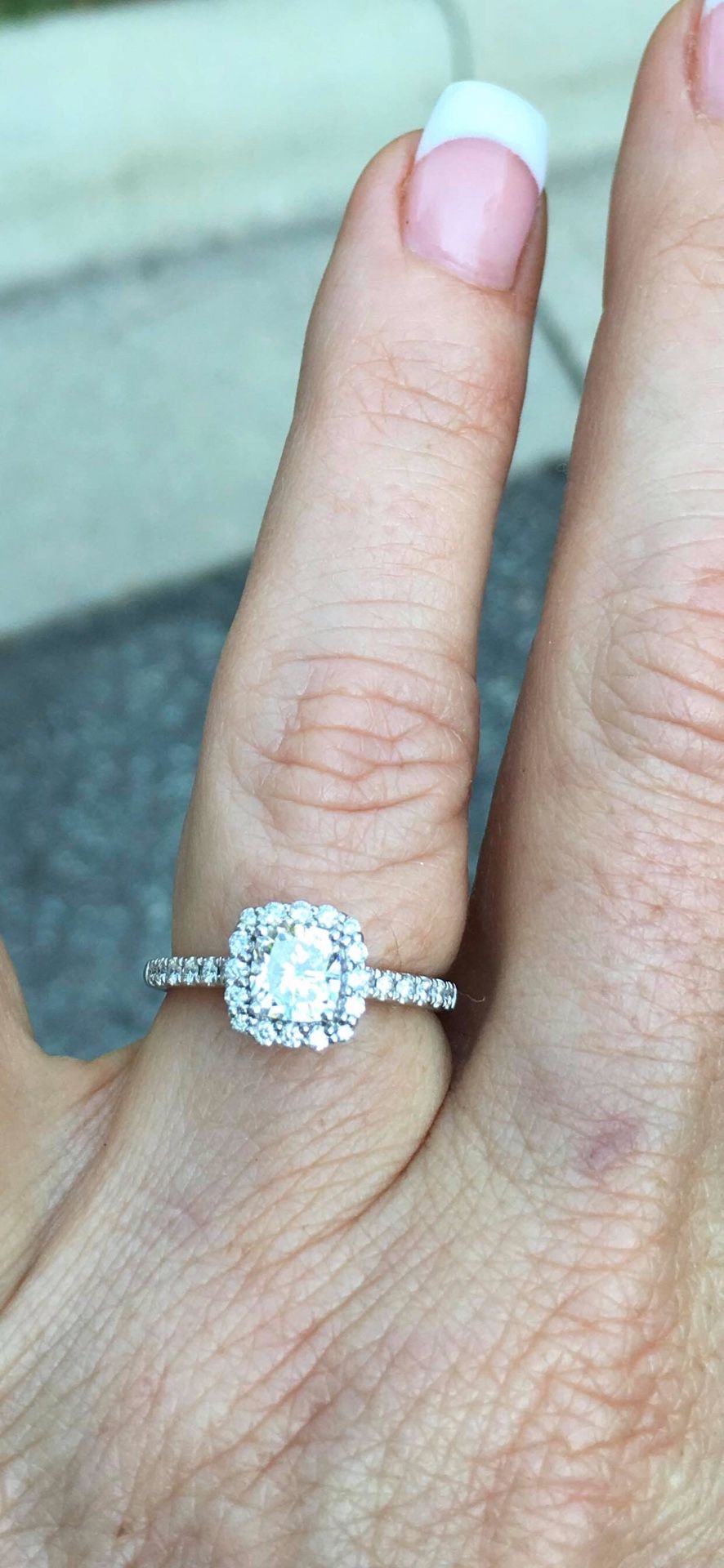 14 Kt Diamond Engagement ring 1 1/3 ctw