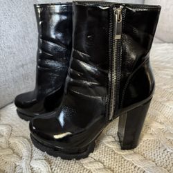 Woman’s Boots 