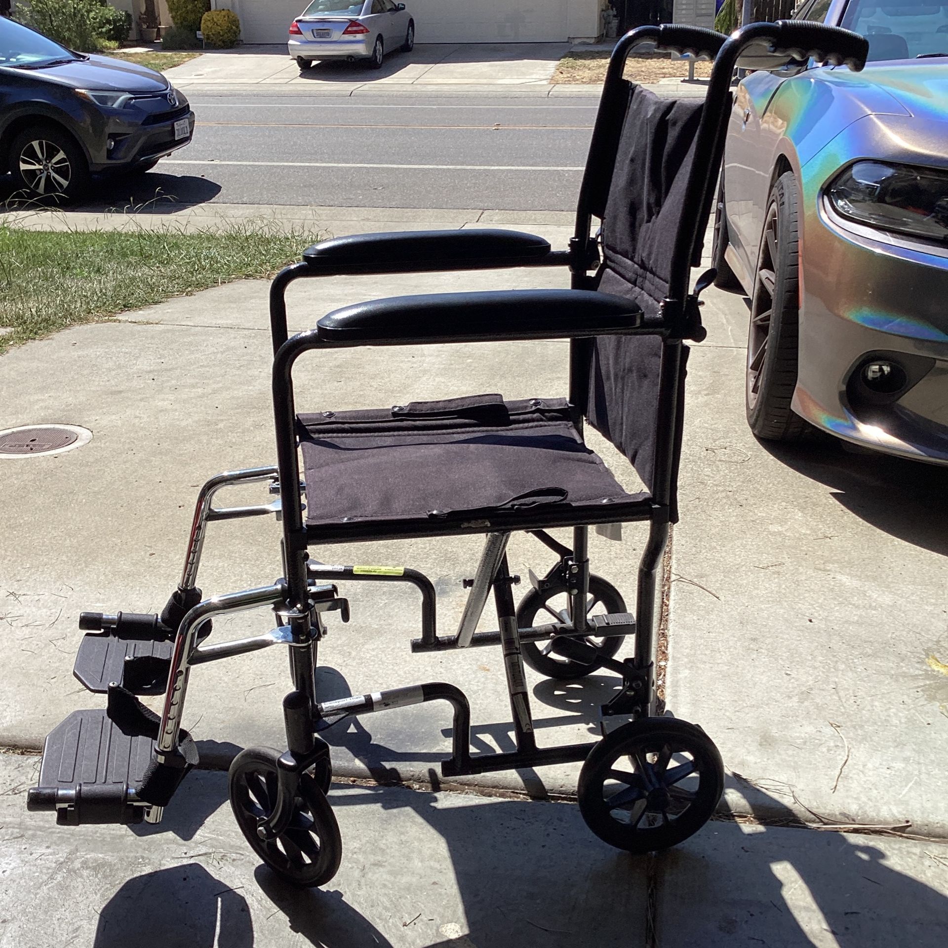 Drive wheel Walker super light very good condition easy to fold in curry