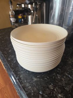 Plastic plates