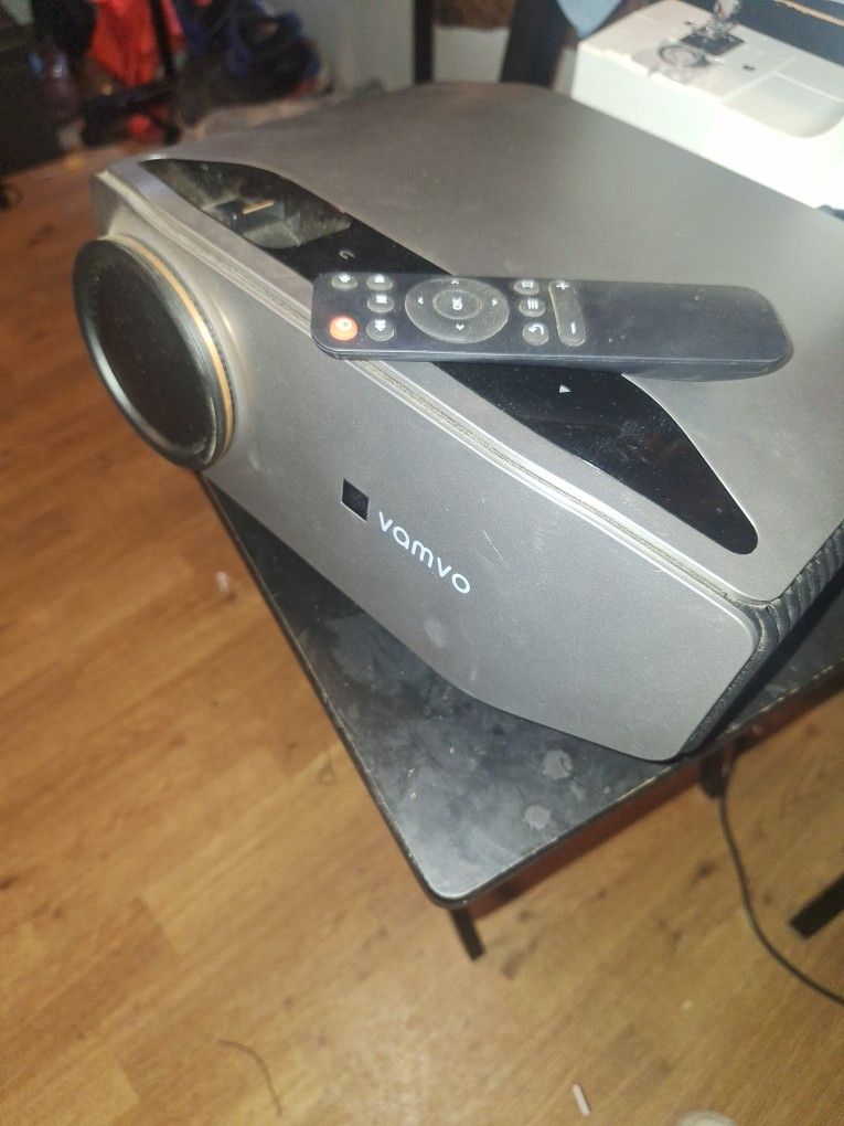 Vamvo Projector