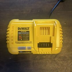 DEWALT 20V MAX / 60V MAX FLEXVOLT Lithium-Ion Fan Cooled Fast Battery Charger
