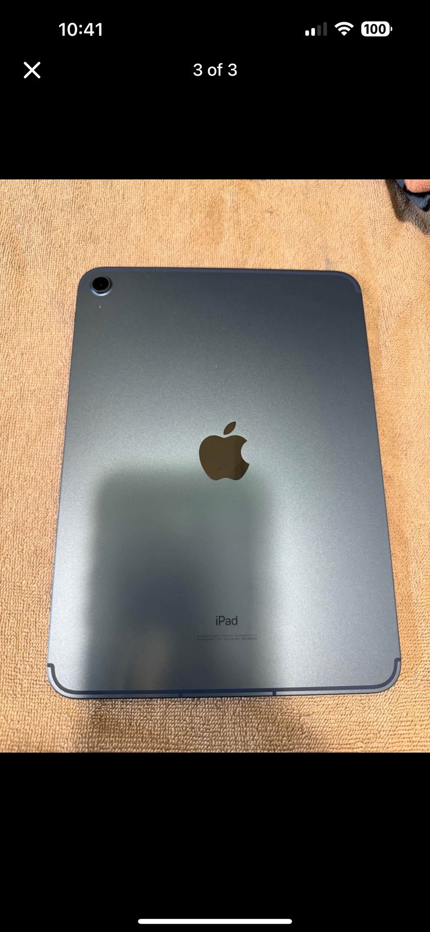 iPad 10.9 With Logitech Keyboard Case 
