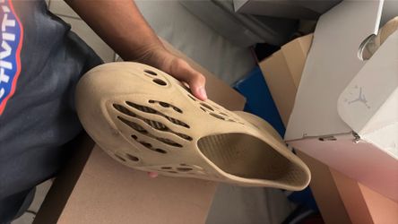 Yeezy foam runners