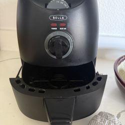 Bella Air Fryer - Like New, Works Great