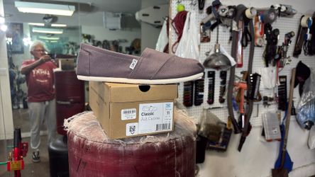 New Tom Classic Ash Canvas  Size 11 Man 