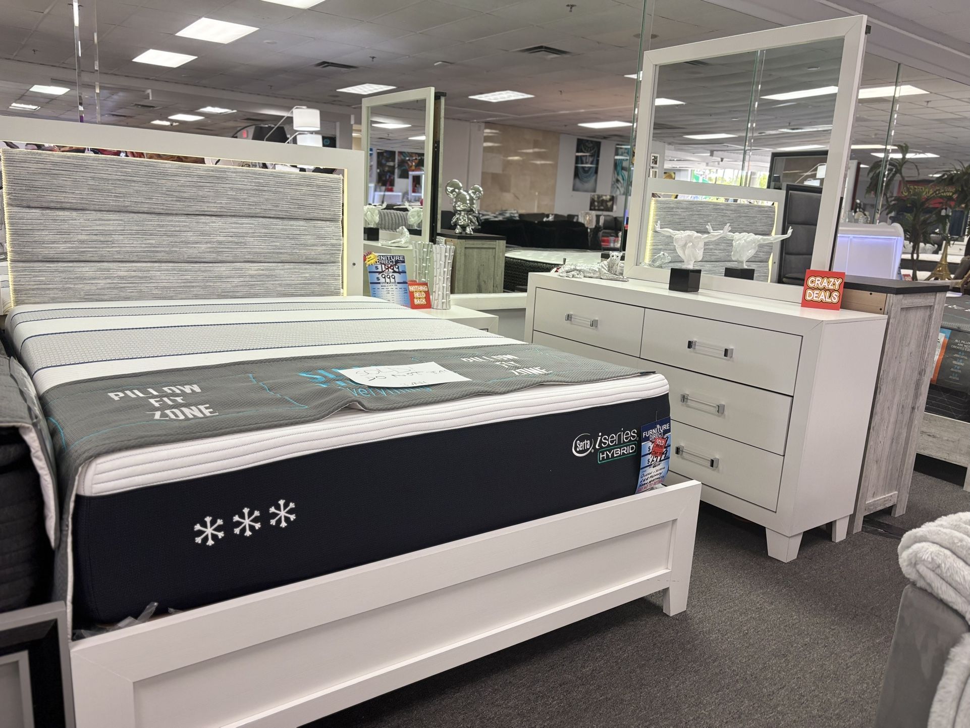 White 5pc Bedroom Set W/built-in LED Lights & FREE MATTRESS! For Sale (we Deliver)
