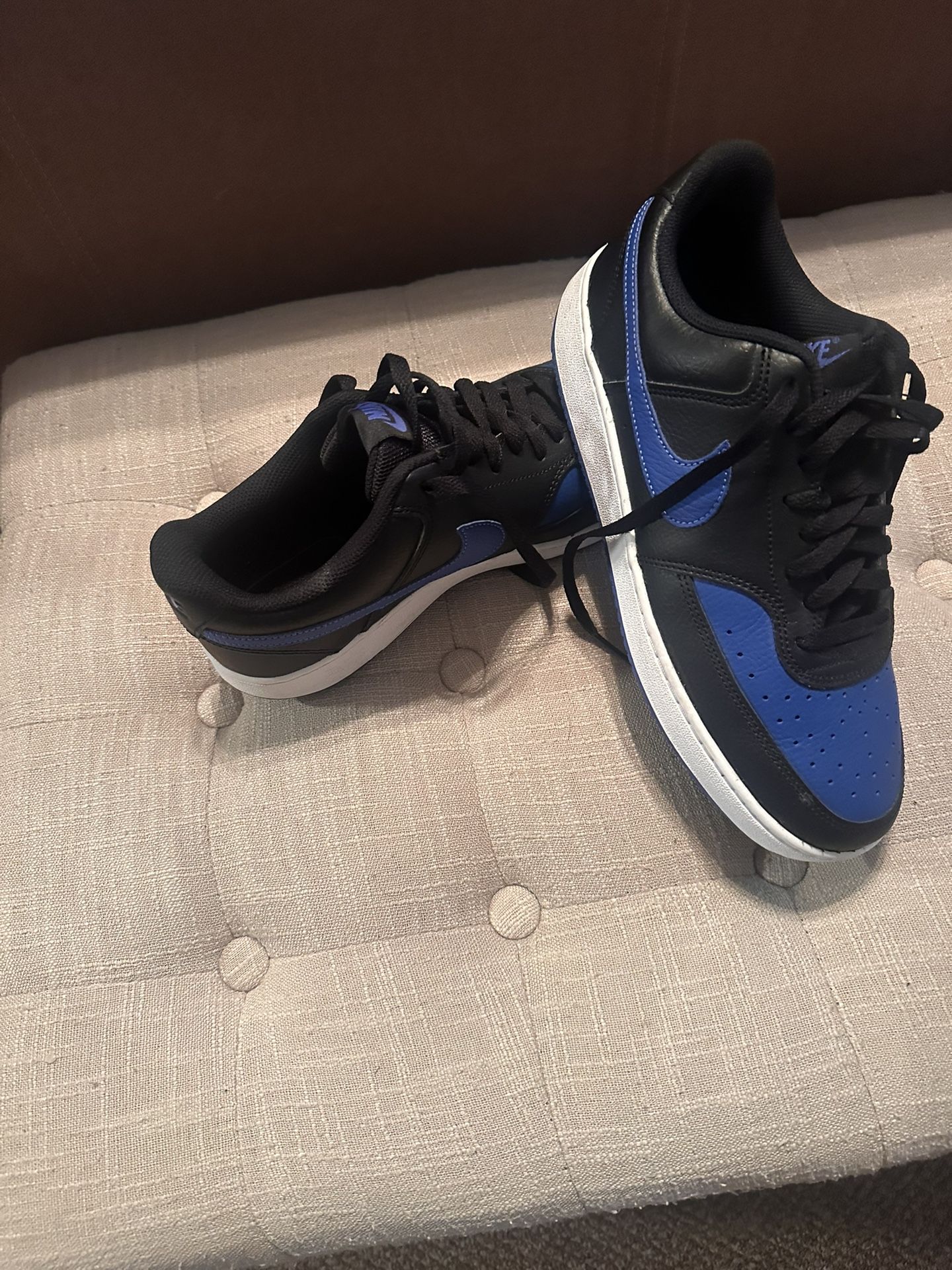 Men’s Black and Blue Nike Sneakers, Size 9