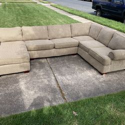 *Free Delivery Sectional Sofa Couch 