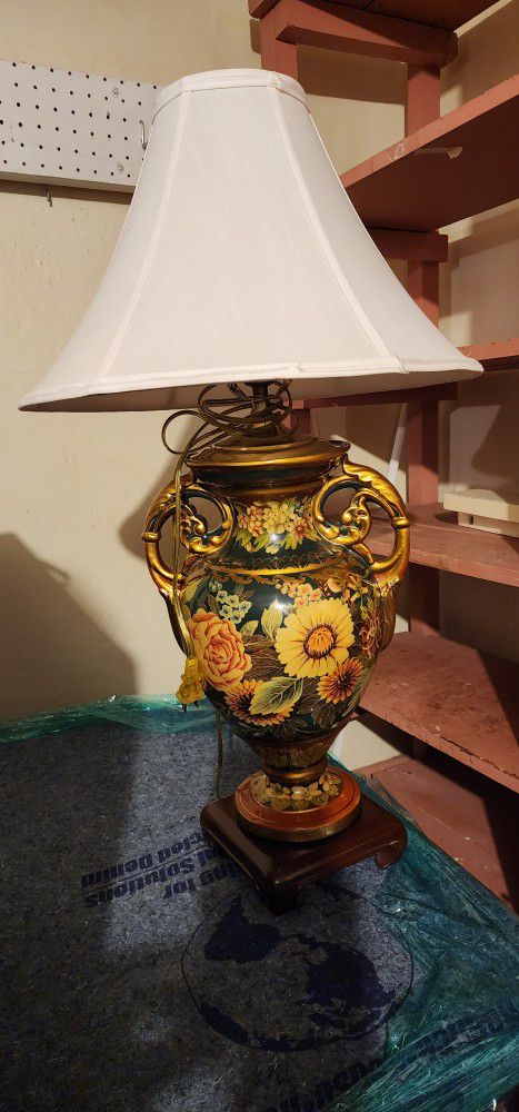 Antique Table Lamp - Excellent Condition