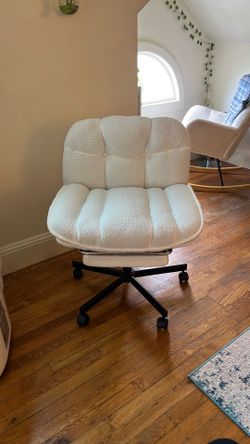 Cozy Office Chair, White Teddy Fabric
