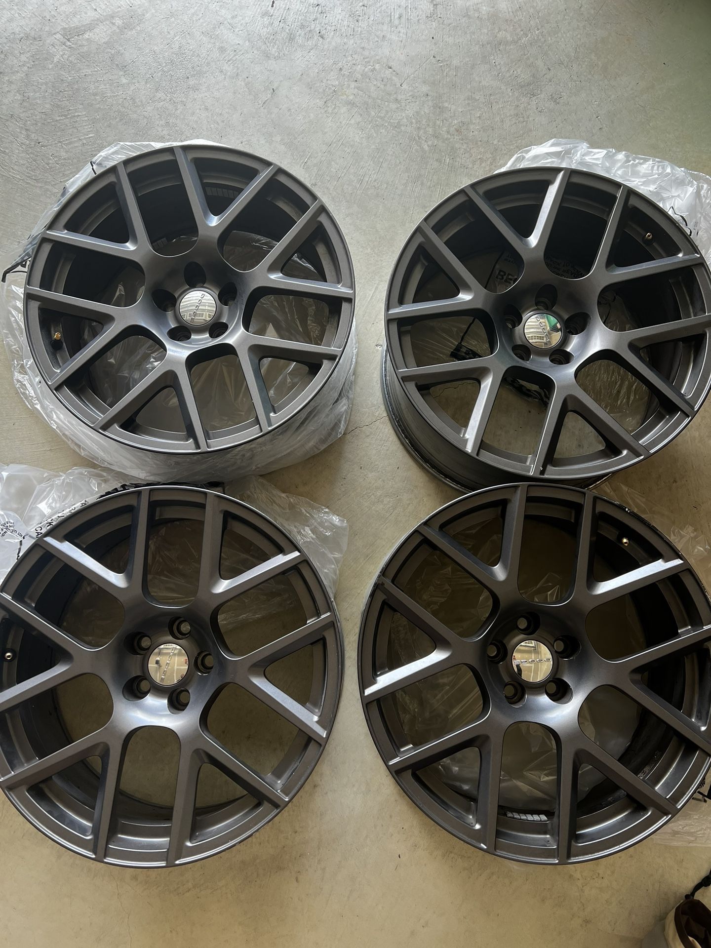 FACTORY ORIGINAL (OEM) WHEELS FOUR (4) 20×9 DODGE CHALLENGER GREY WHEELS 