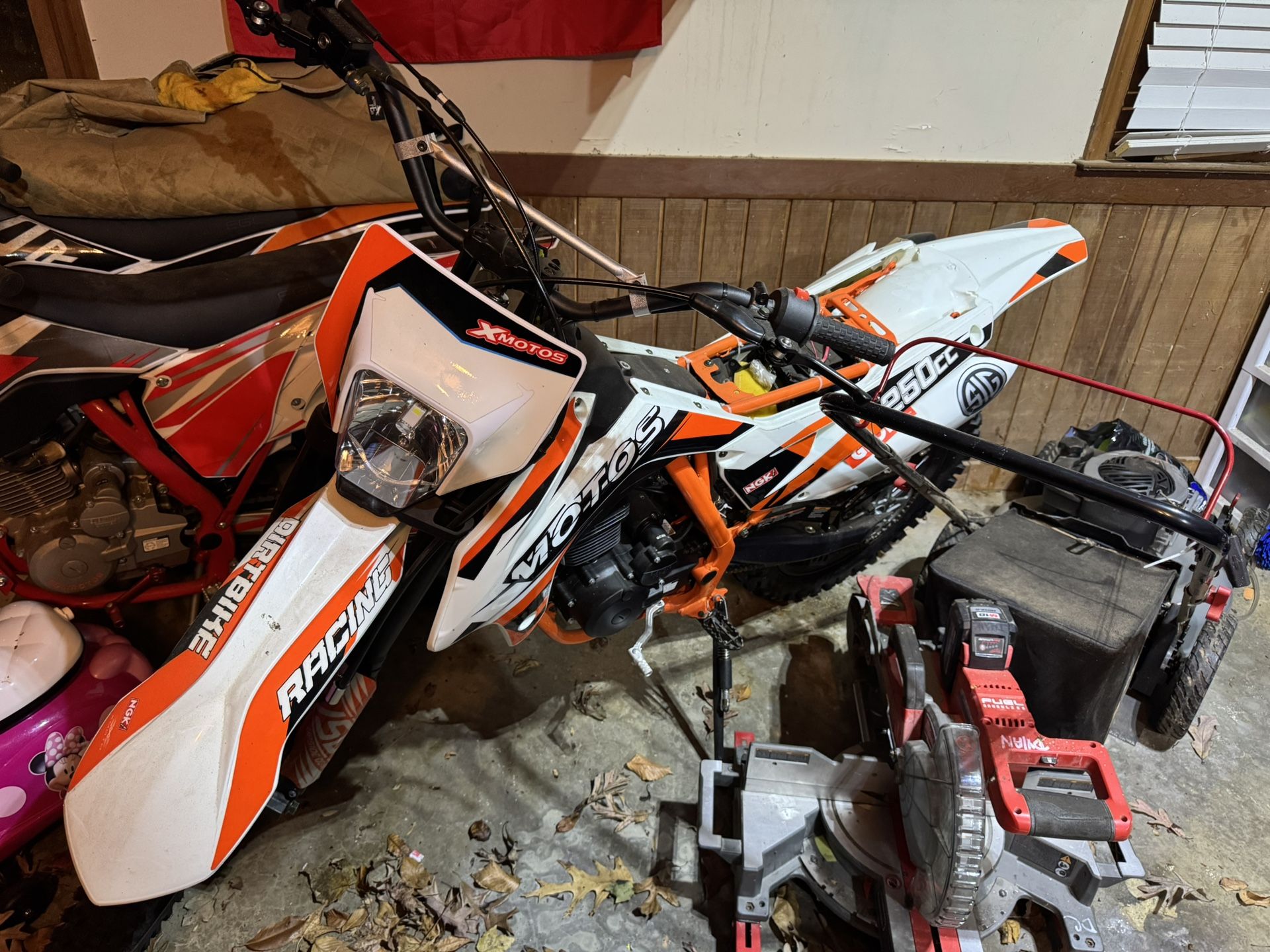 Dirt Bike 150cc 225cc And A 250ccc