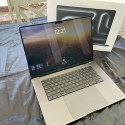 ✨ 16-inch MacBook Pro (M3 Pro, 36GB RAM, 512GB SSD) – Like New! ✨
