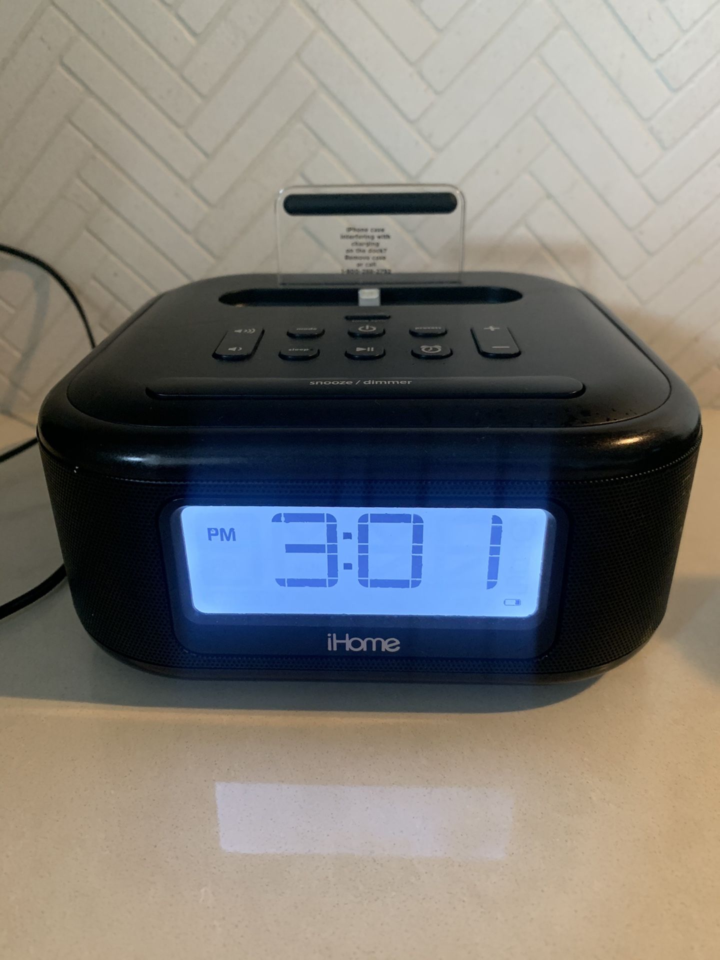 iHome Stereo Fm Clock Radio/ Phone Charger