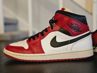 Nike Air Jordan 1 Mid Sneakers